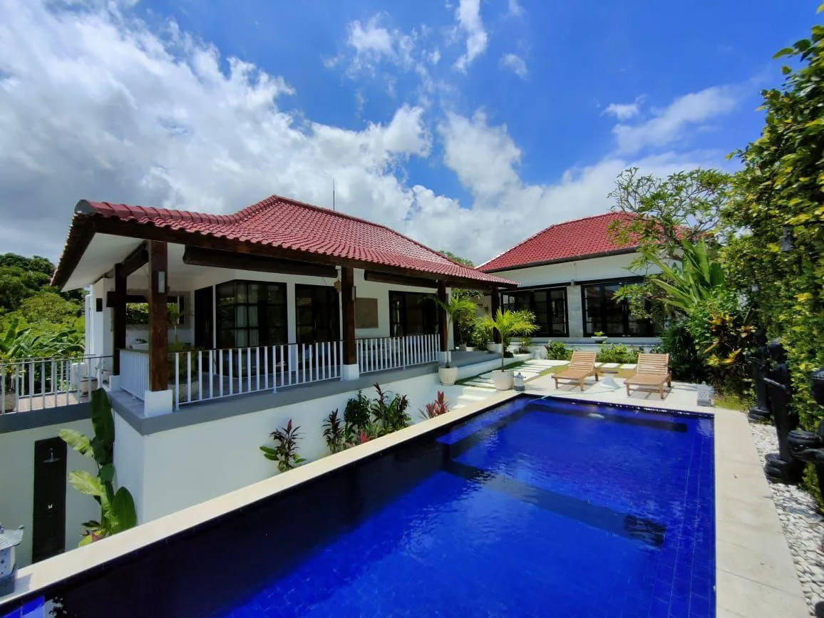 AVAILABLE FOR LEASE 3 BEDROOMS LUXURY VILLA IN PERERENAN — image 2