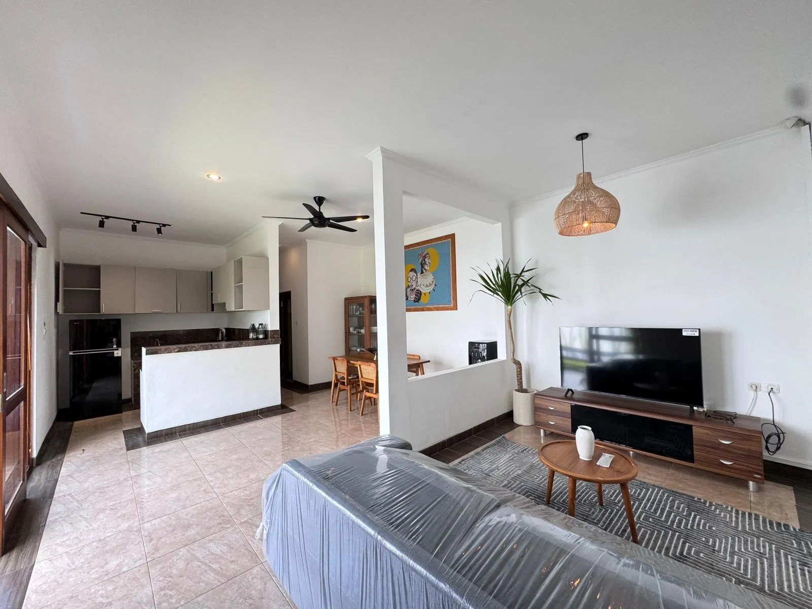 Villa with Spacious Garden Close to Berawa Beach — image 2
