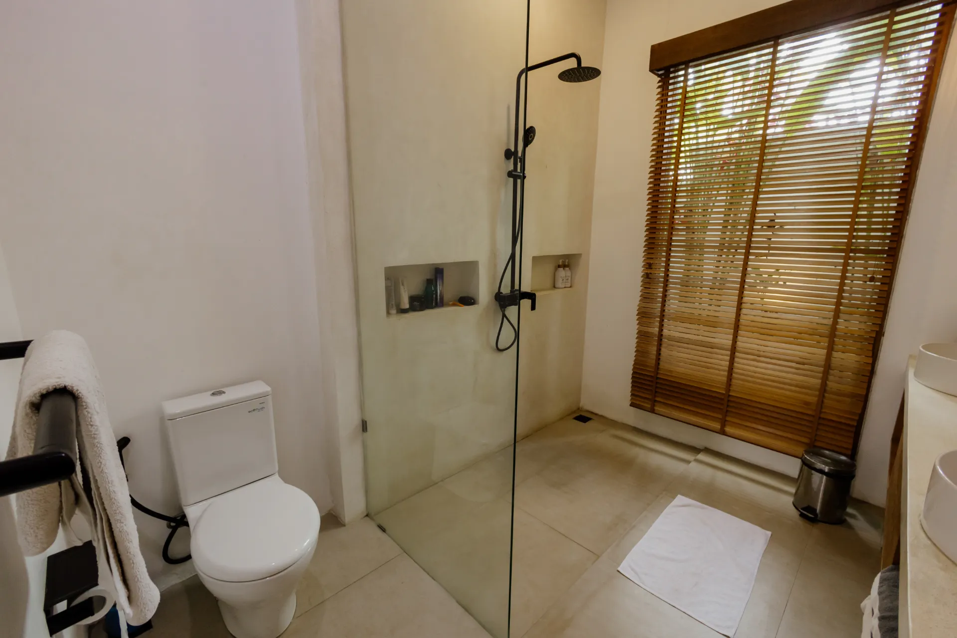 1-Bedroom Villa with Modern Single-Level Design in Cepaka — image 4