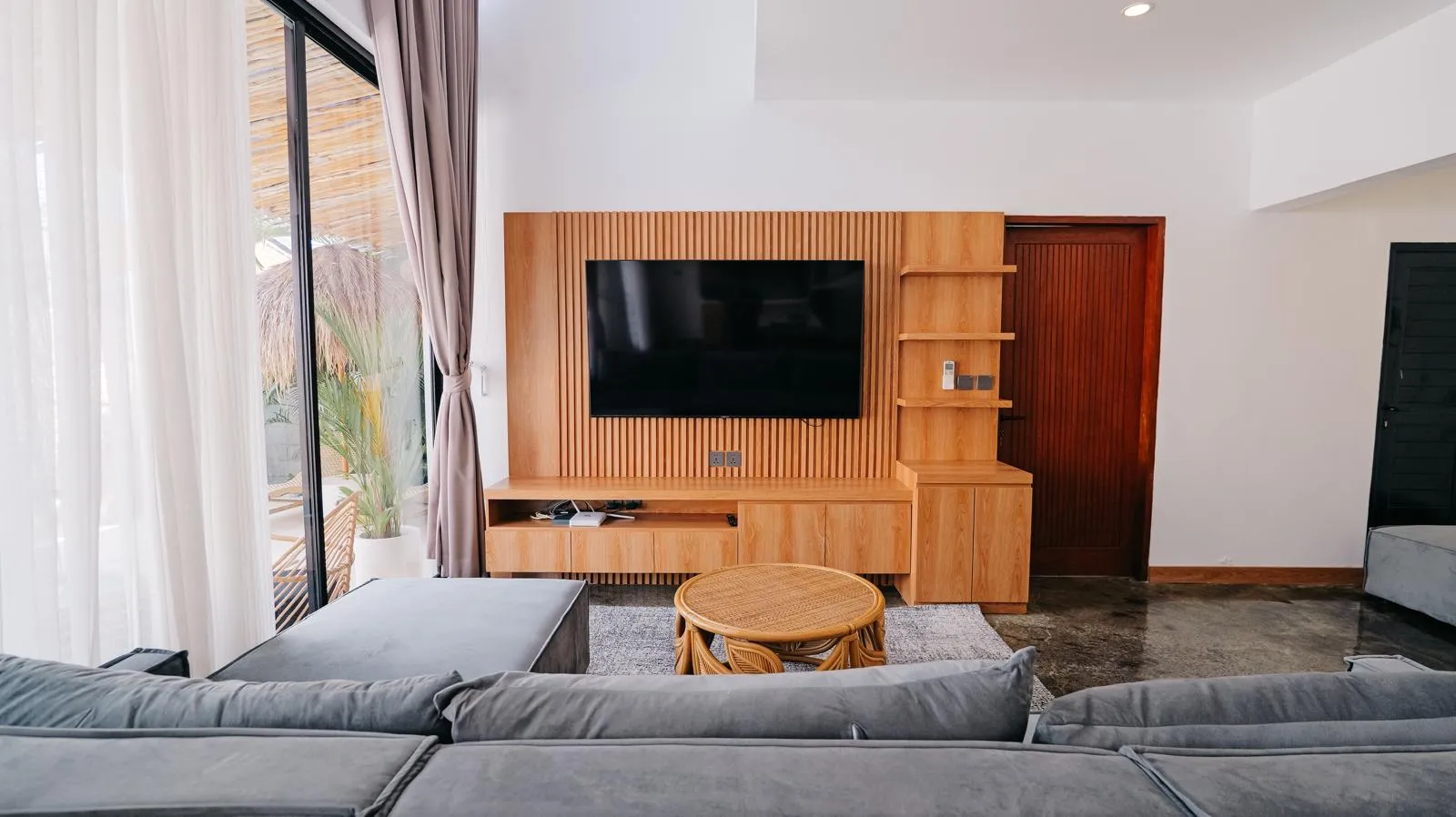 2BR VILLA IN UMALAS FOR LEASE (2UM4) — image 1