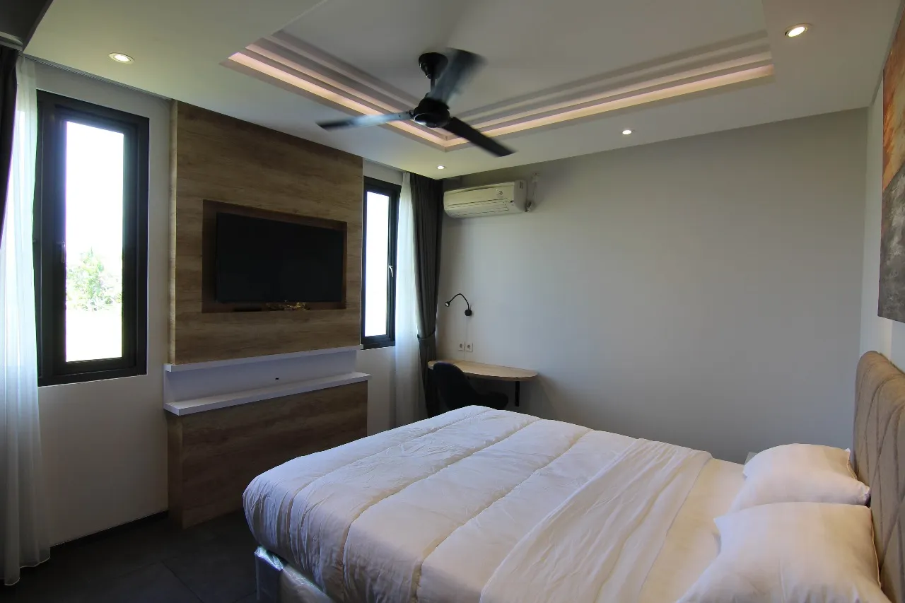 SEA BREEZE APARTMENTS - UNIT 1 (1BR 2Bathroom & Living Room) — image 2