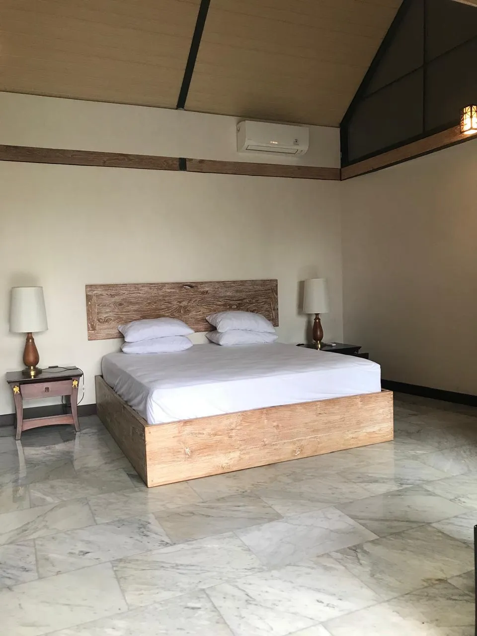 villa joglo for rent — image 4