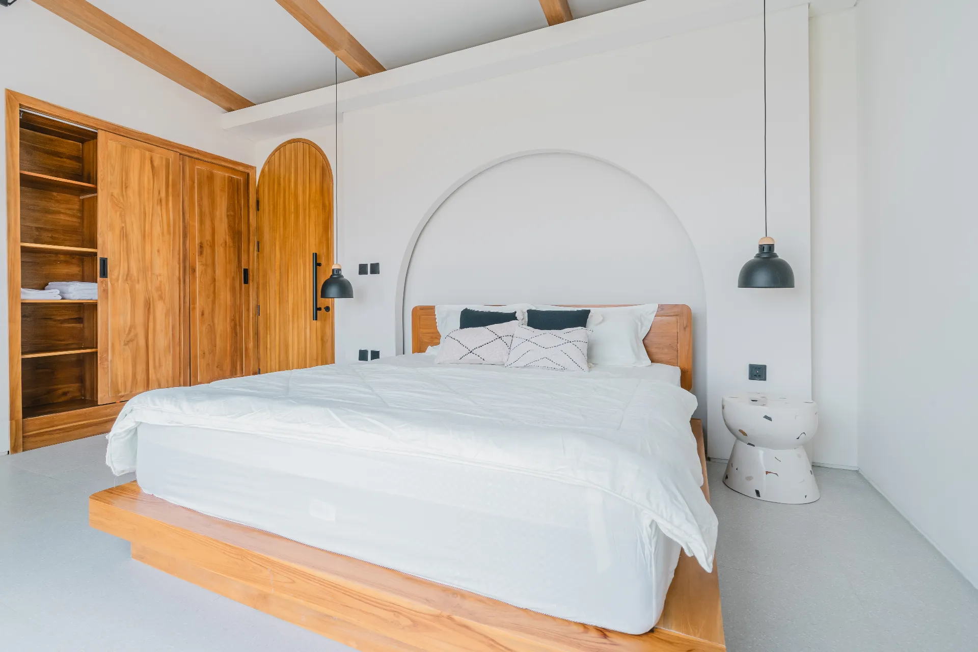 2 BEDROOM MODERN VILLA IN PERERENAN - ADE471 C — image 4