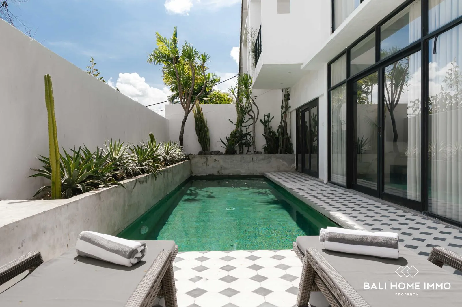 Umalas Oasis – Cozy 2BR with Office Room (2UM5)