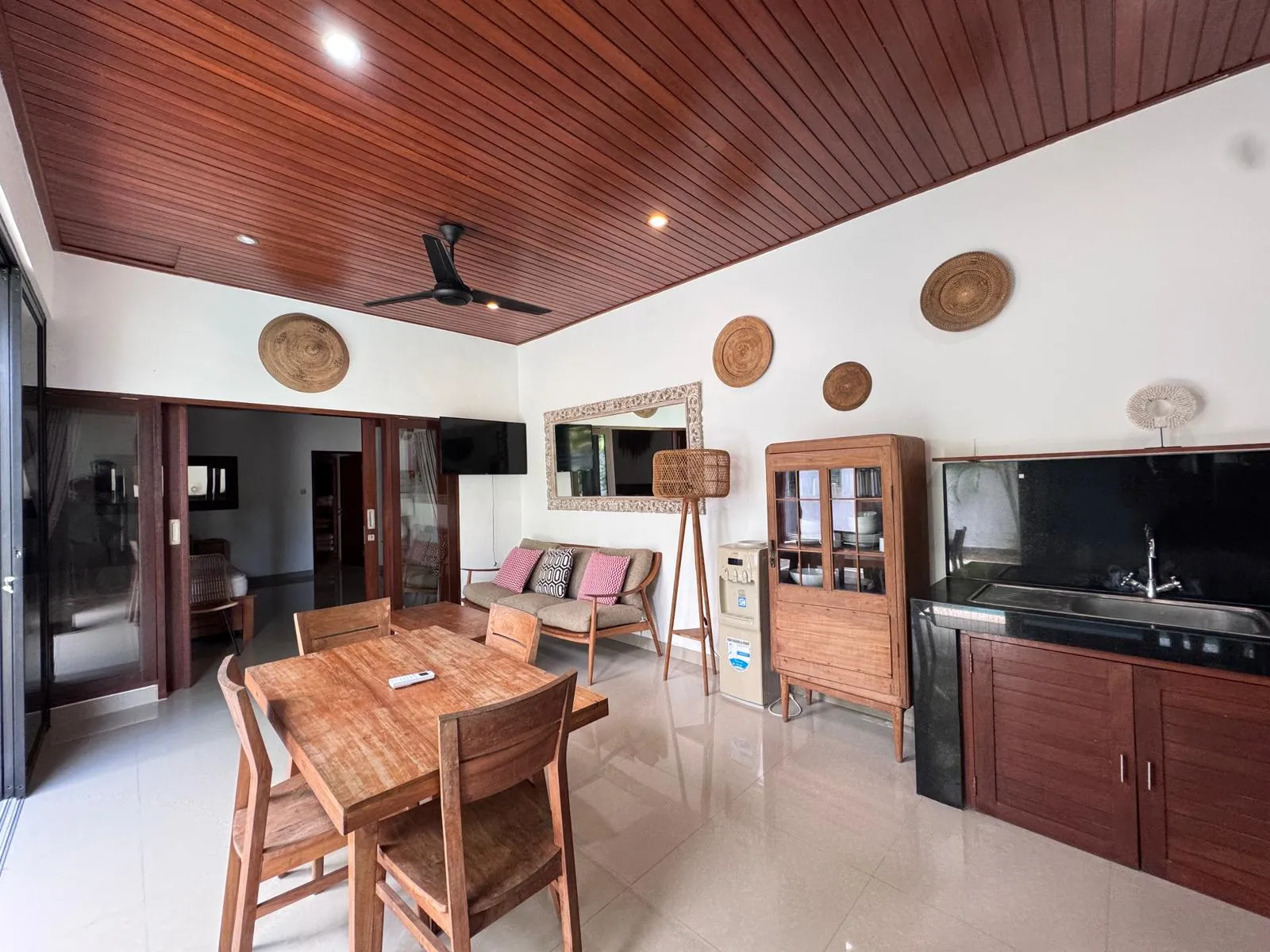 2 BEDROOM MODERN VILLA IN UMALAS - AF564 — image 3