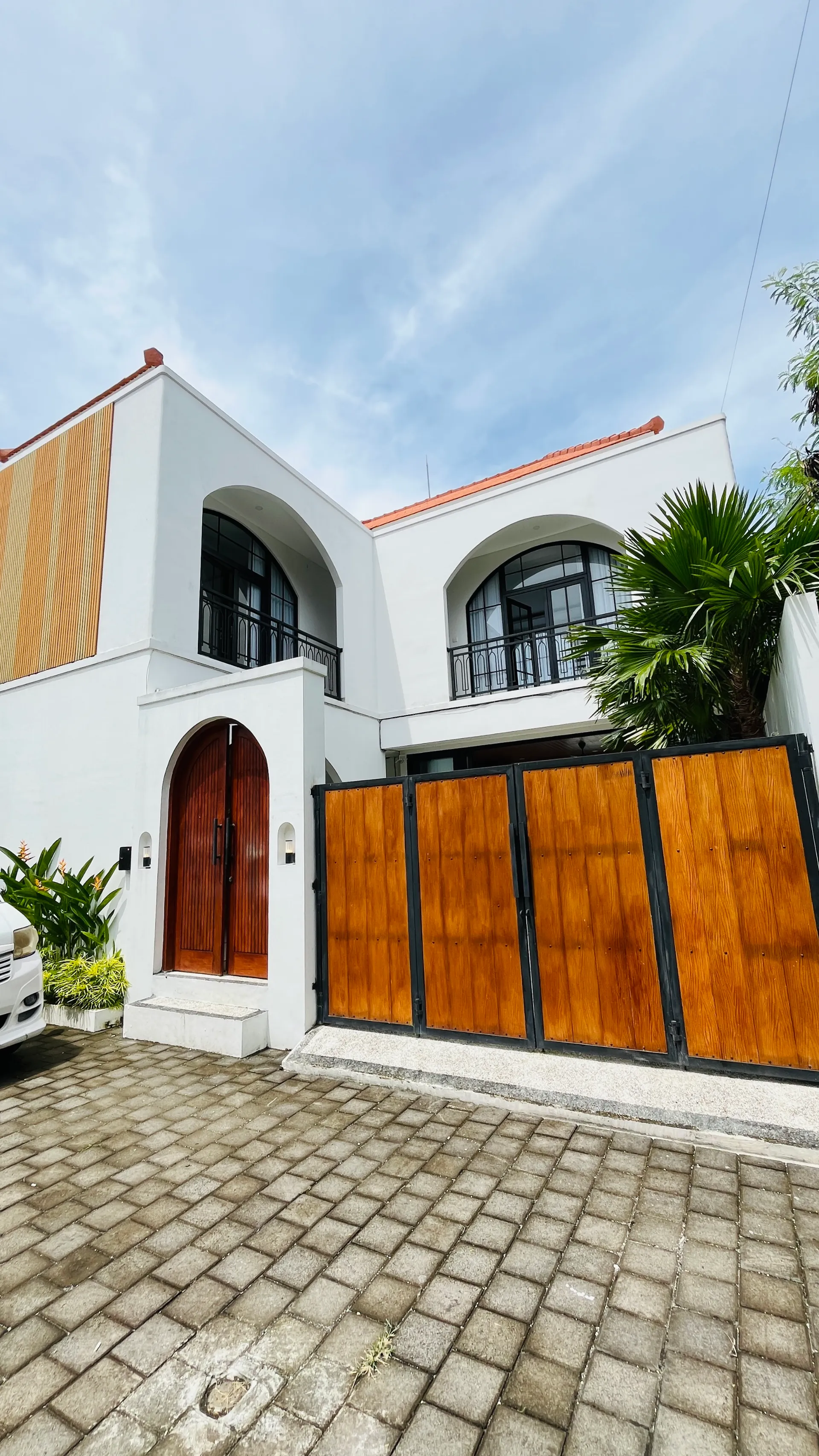 Tropical Modern Villa Near Canggu
