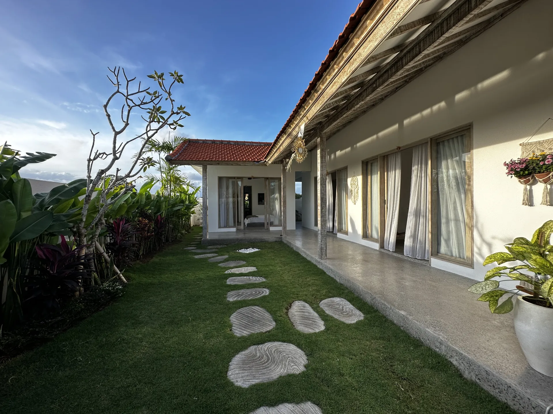 Lyma Villa - Brand New (3PR2) — image 3