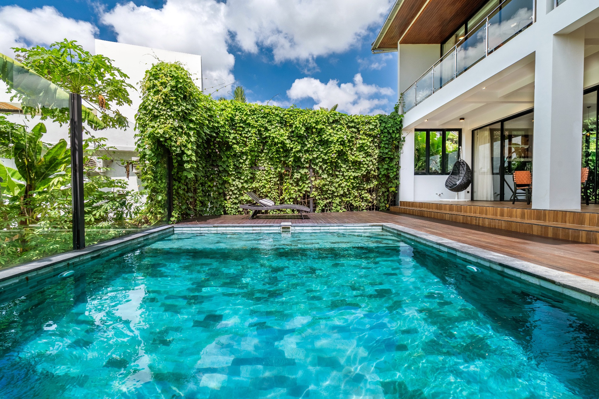 Luxury Smart Home Villa for Sale in Canggu — 36-Year Leasehold Investment — image 2
