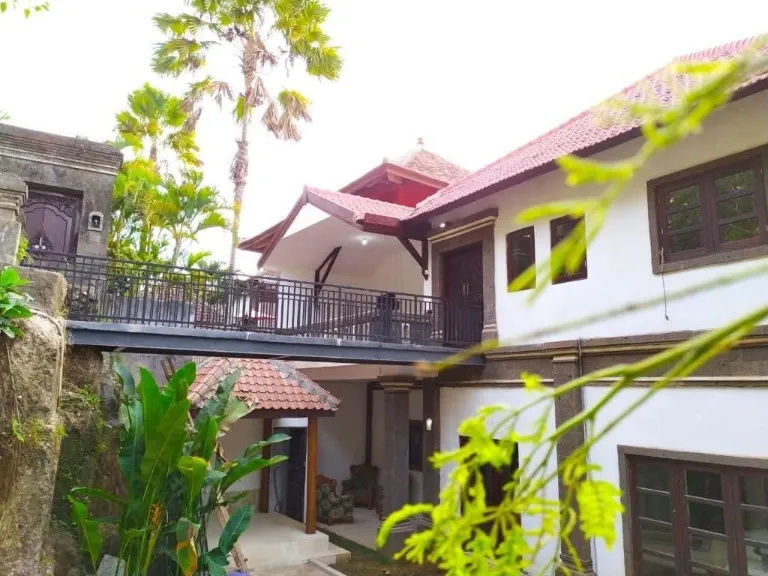 6 Bedroom Villa in Ungasan IDR 2975000000 — image 1
