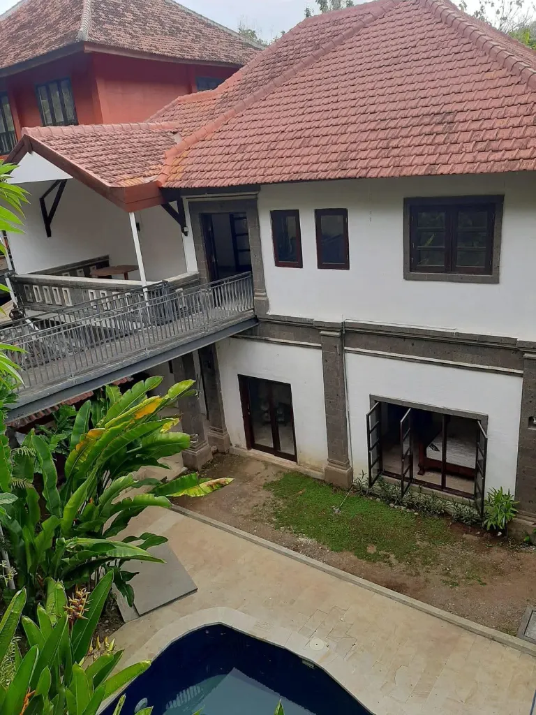 6 Bedroom Villa in Ungasan IDR 2975000000 — image 2