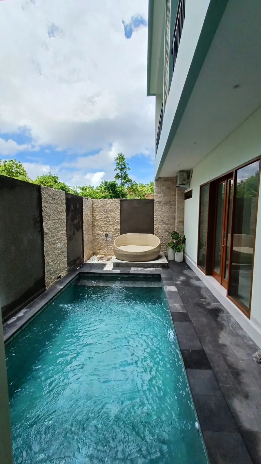 New Modern 3 Bedroom Villa Near Sidewalk Mall Jimbaran