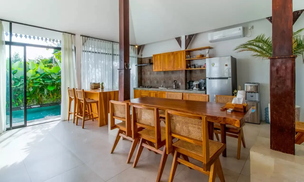 4 bedroom spacious villa in Canggu with rooftop — image 3