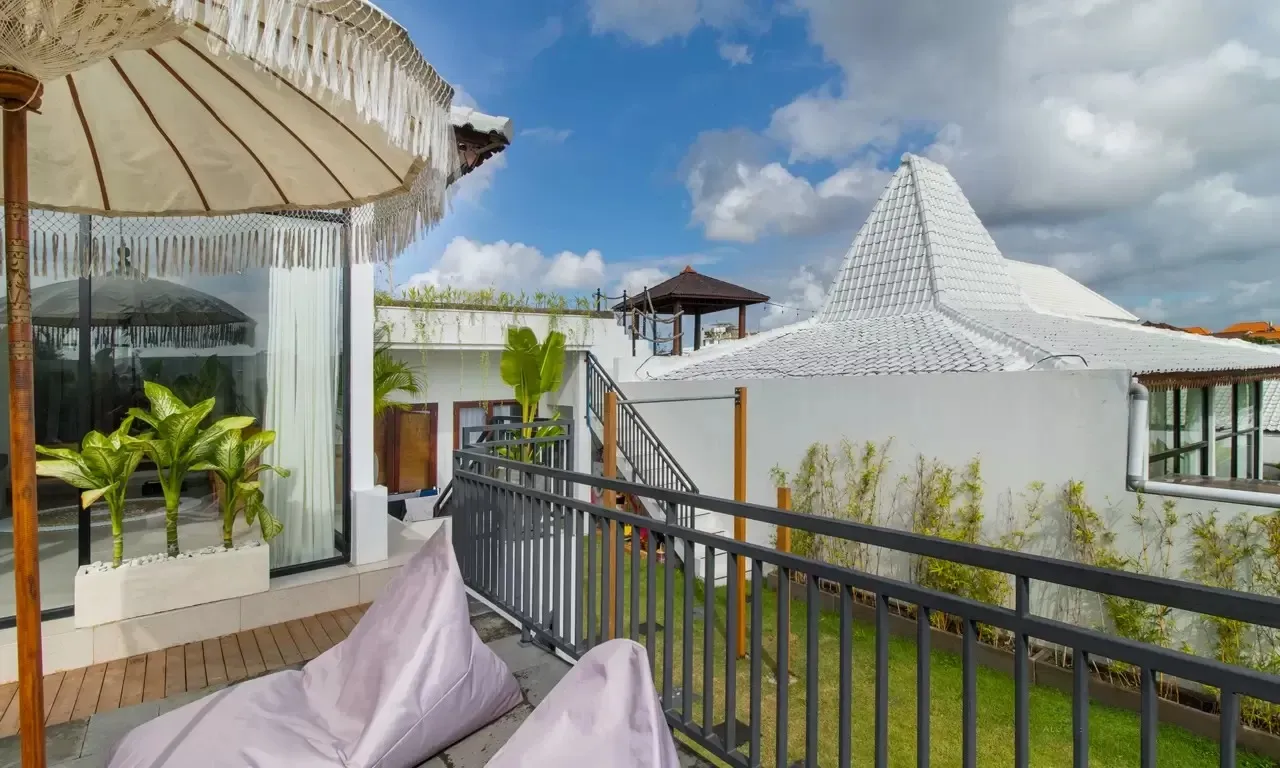 4 bedroom spacious villa in Canggu with rooftop — image 4