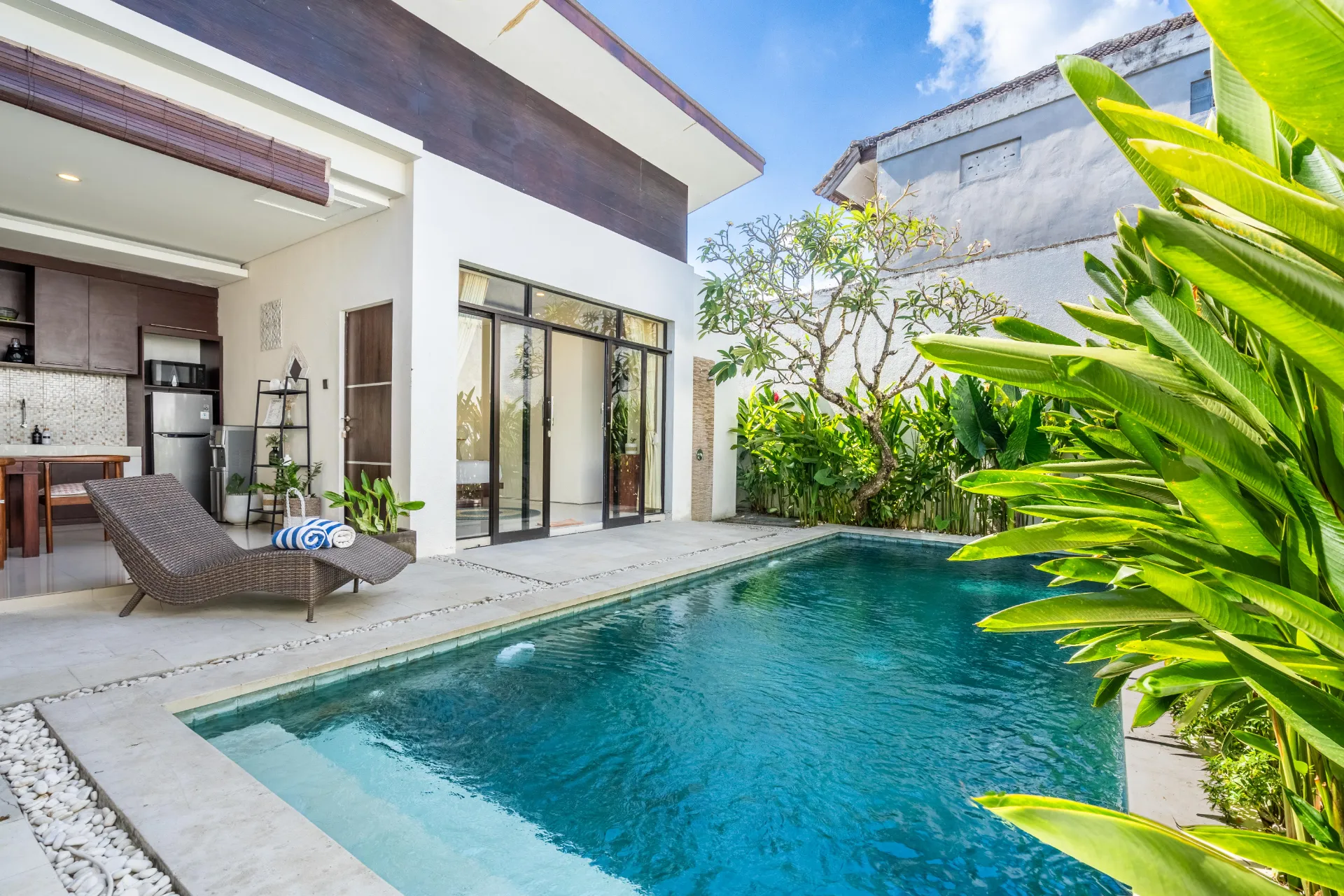 The R Villa Toba - Include motorbike rental — image 3