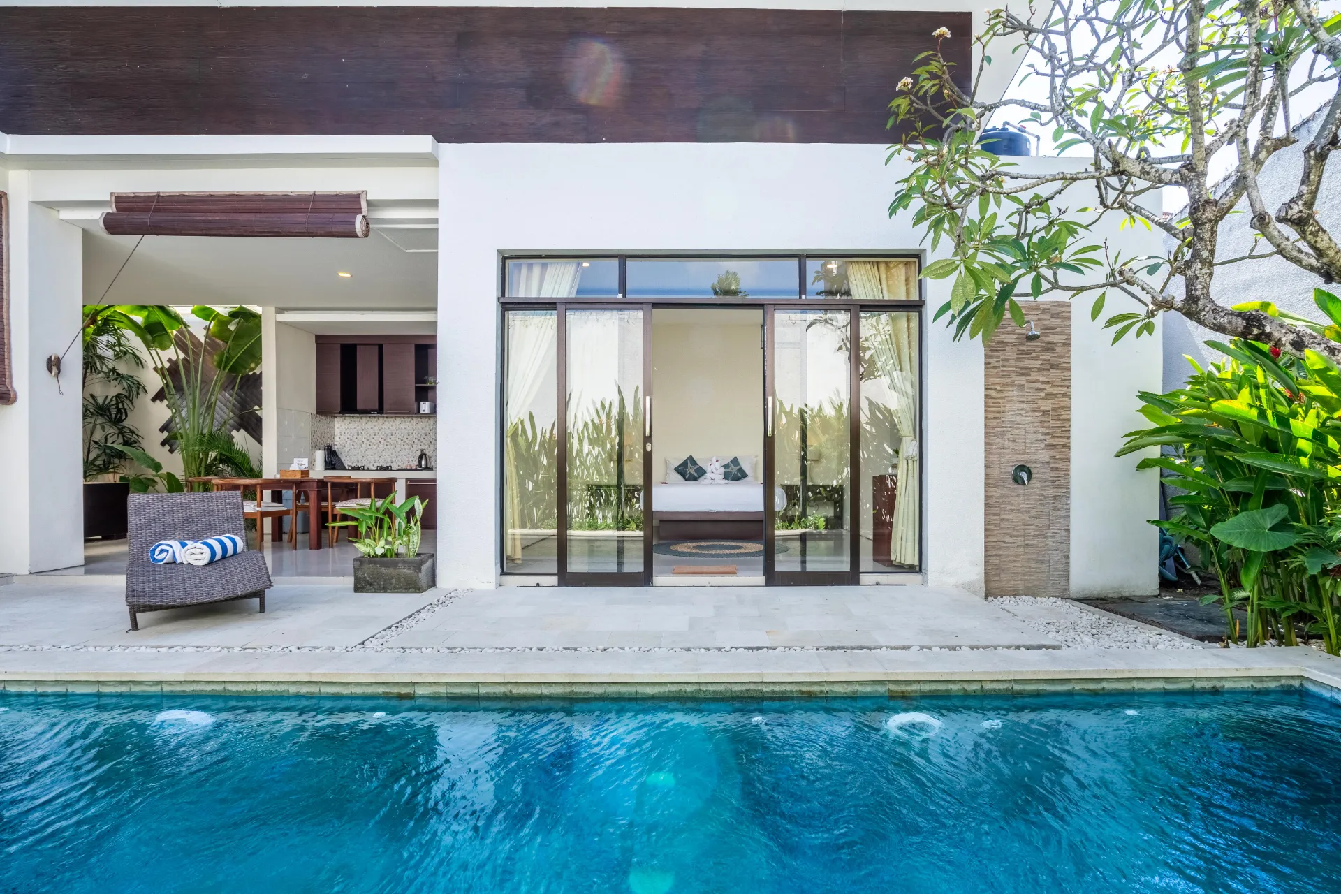 The R Villa Toba - Include motorbike rental — image 1