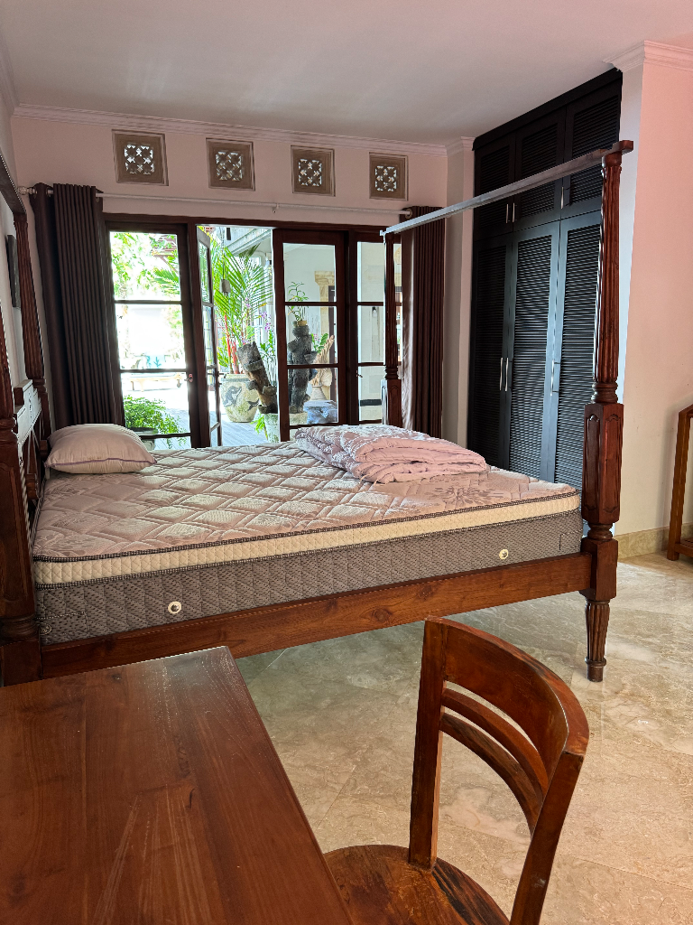 Quiet & Spacious shared villa — image 1