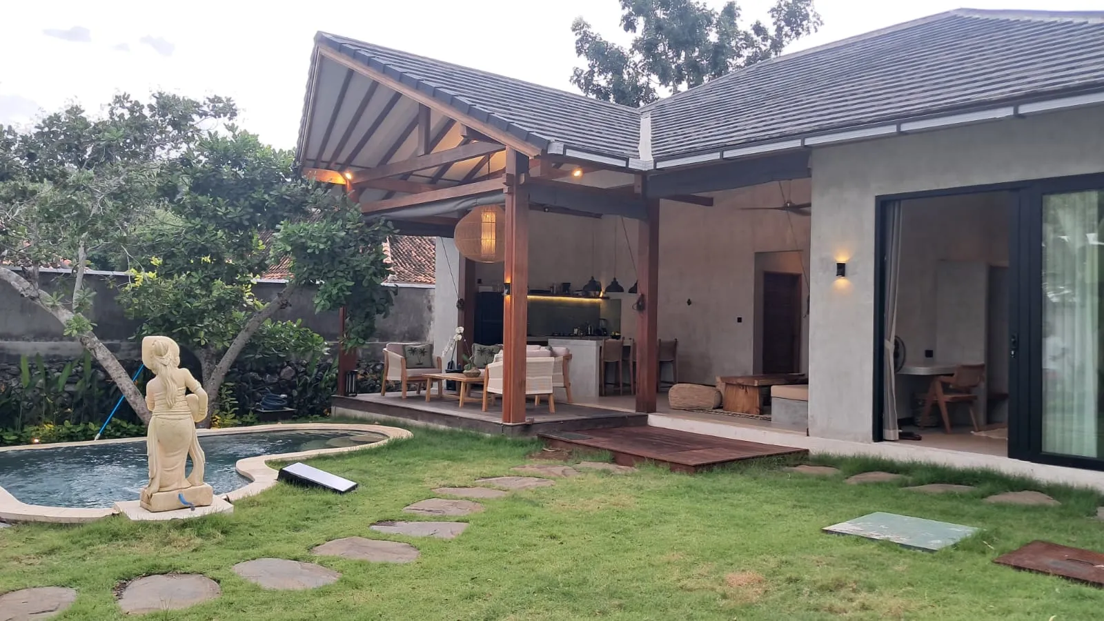 3 bedroom Villa in Padang Padang