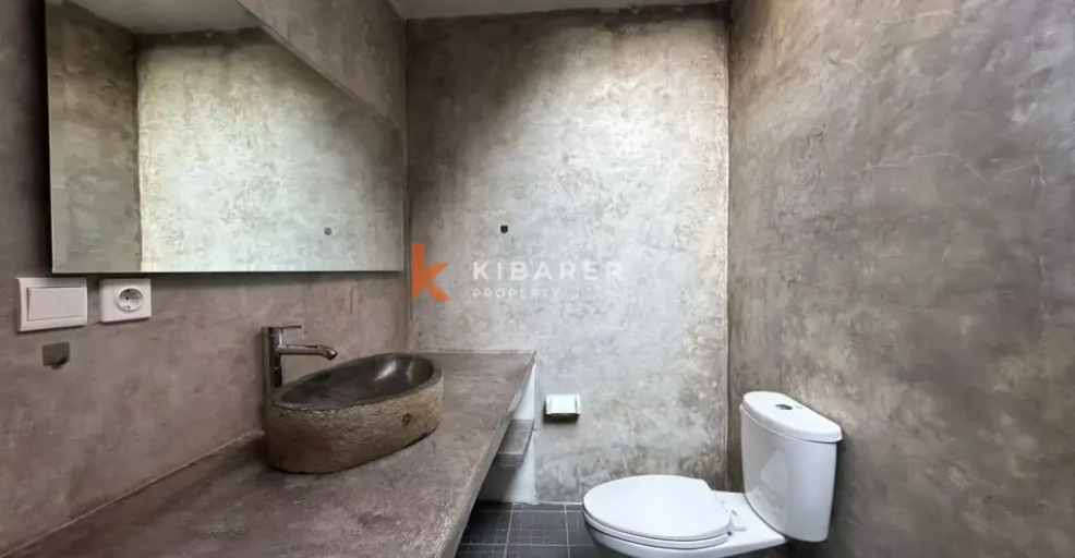 Comfortable Enclosed-Living Two-Bedroom Villa in Canggu YRR3710 — image 3