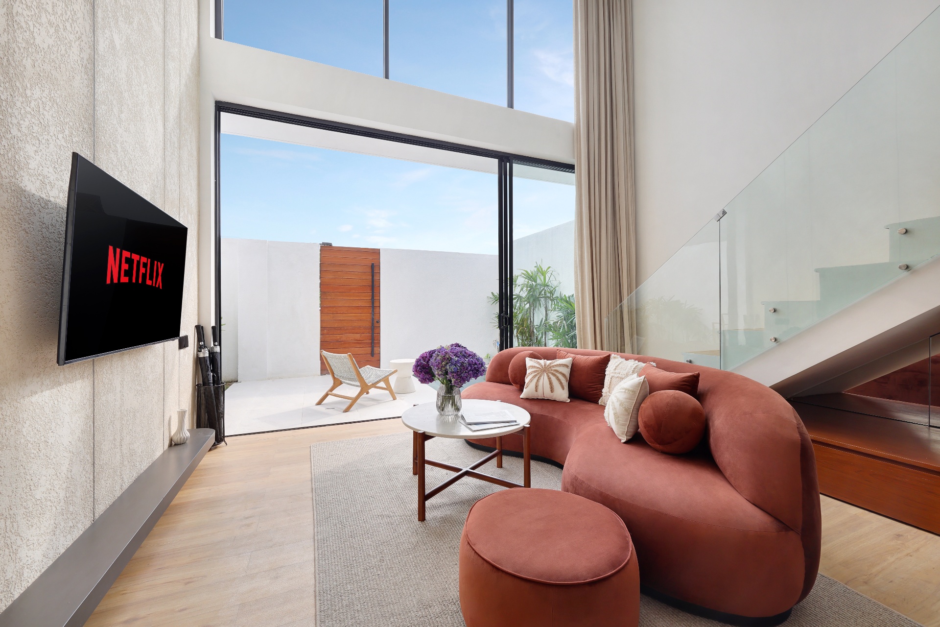 Modern NEW 750m to the beach 3BR villa with rooftop — image 4
