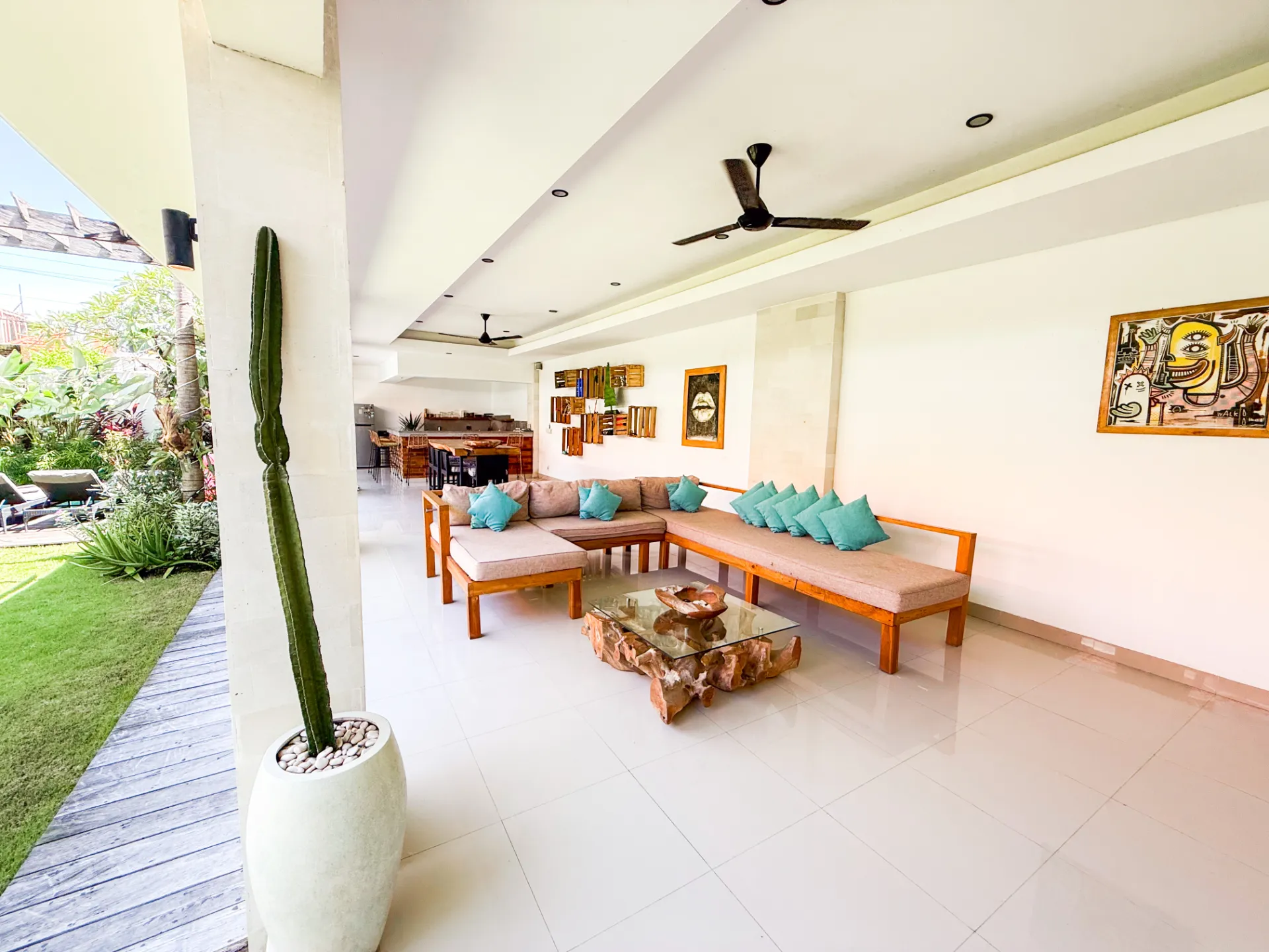 Villa Insta | Big Pool | AC | Parking | Garden & Open living! — image 2