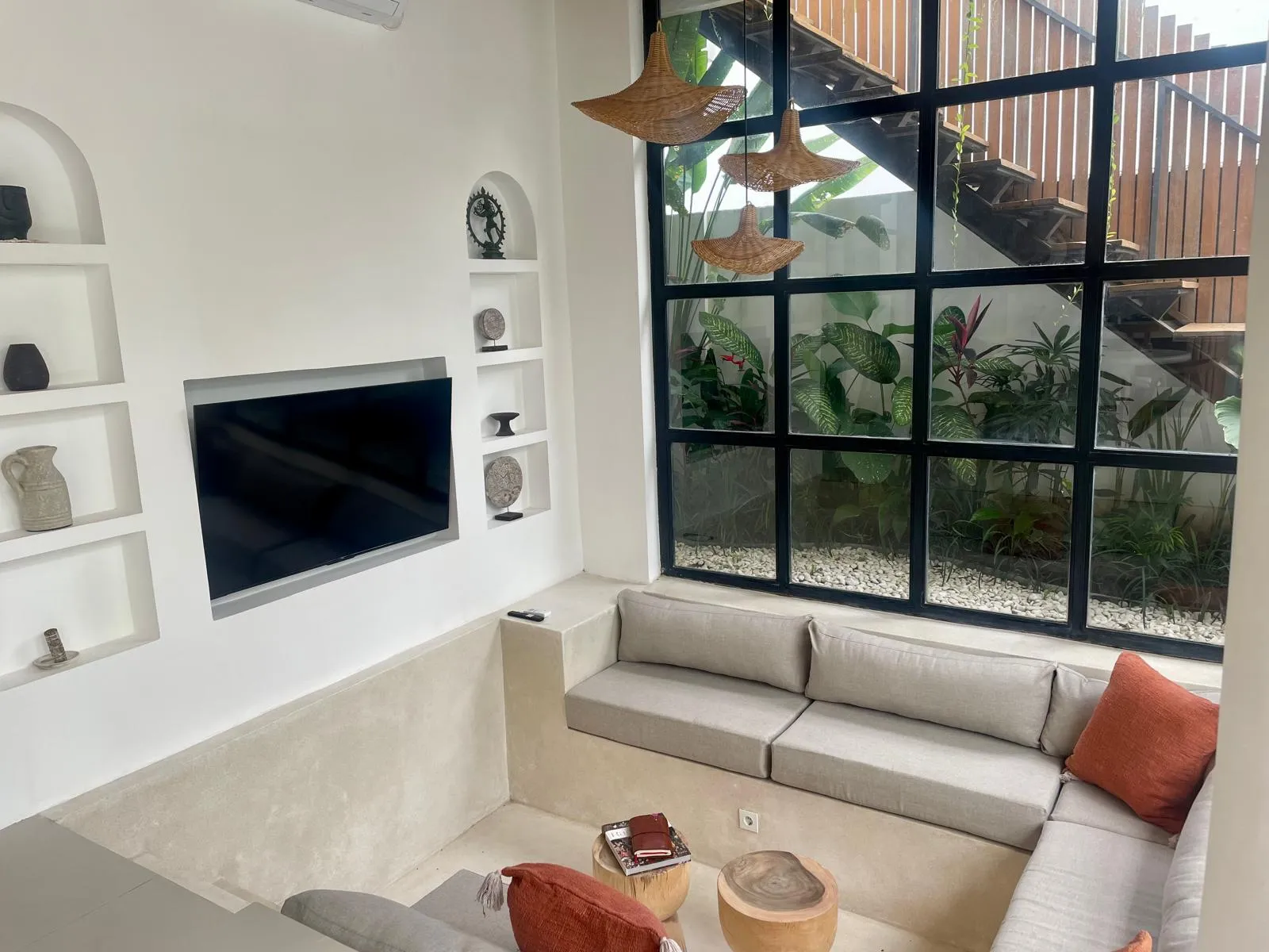 Villa Rooftop Ubud – Brand-New 2BR Ricefield View Villa with Rooftop & Enclosed — image 1