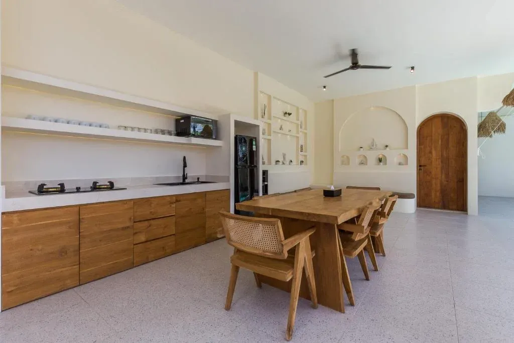 3 BEDROOM MODERN VILLA IN BERAWA — image 1