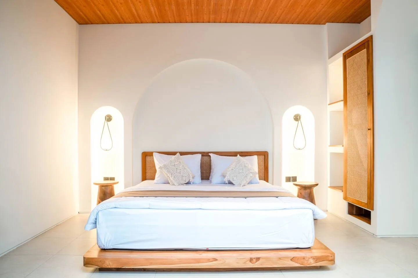 Modern Mediterranean 2-Bedroom Villa in Pererenan — image 2