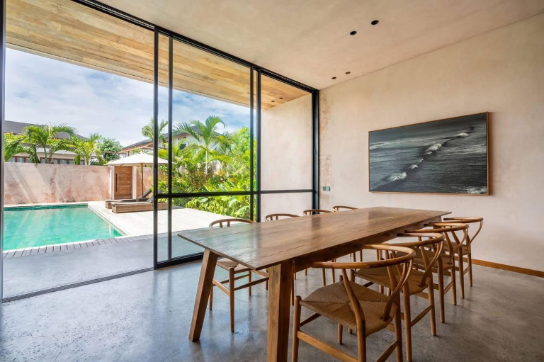 Luxury 4-Bedroom Family Villa for Sale in Pererenan Bali — image 1