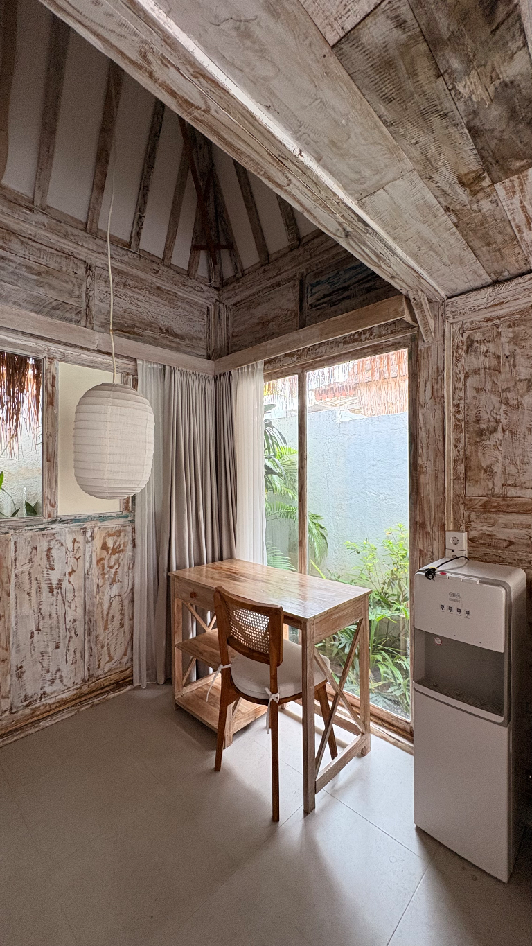 1BR Wooden Villa in Pererenan — image 4