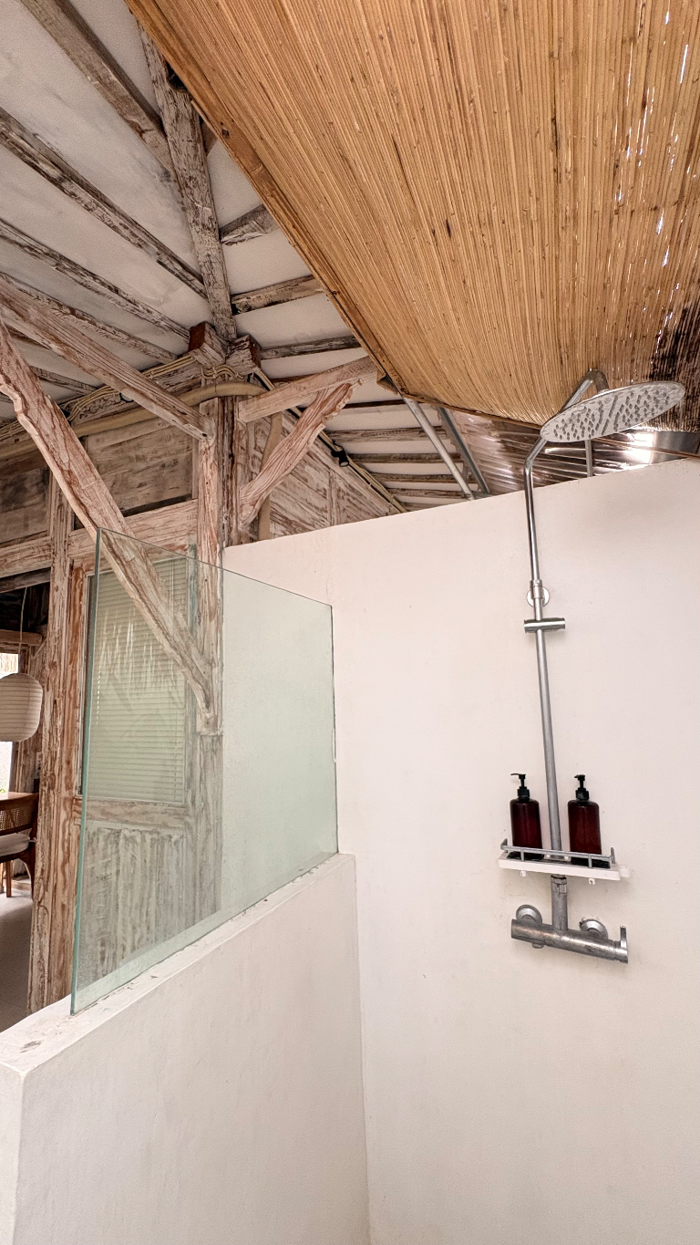 1BR Wooden Villa in Pererenan — image 3