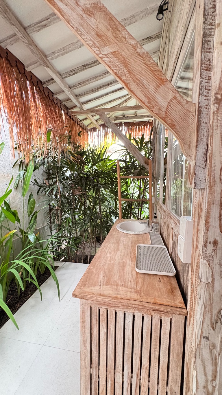 1BR Wooden Villa in Pererenan — image 2