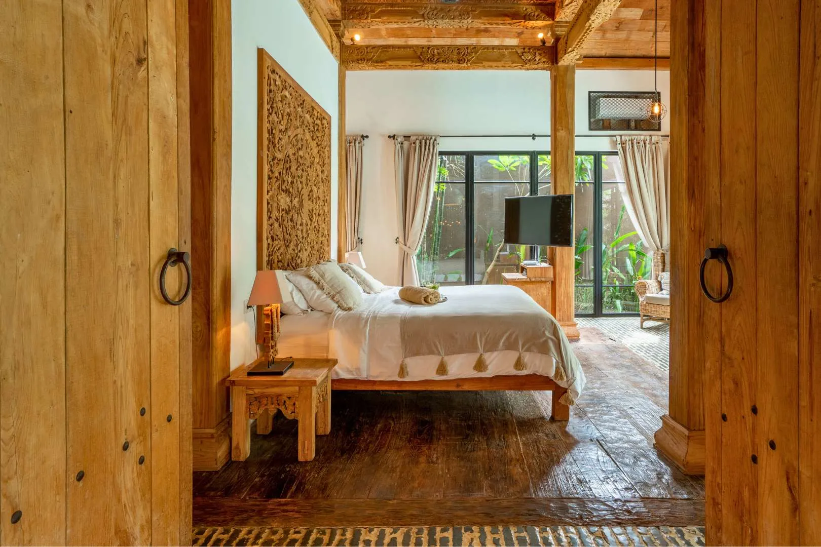 5BR Luxury Tropical Villa in Berawa — image 3