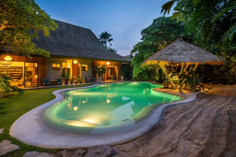 5BR Luxury Tropical Villa in Berawa