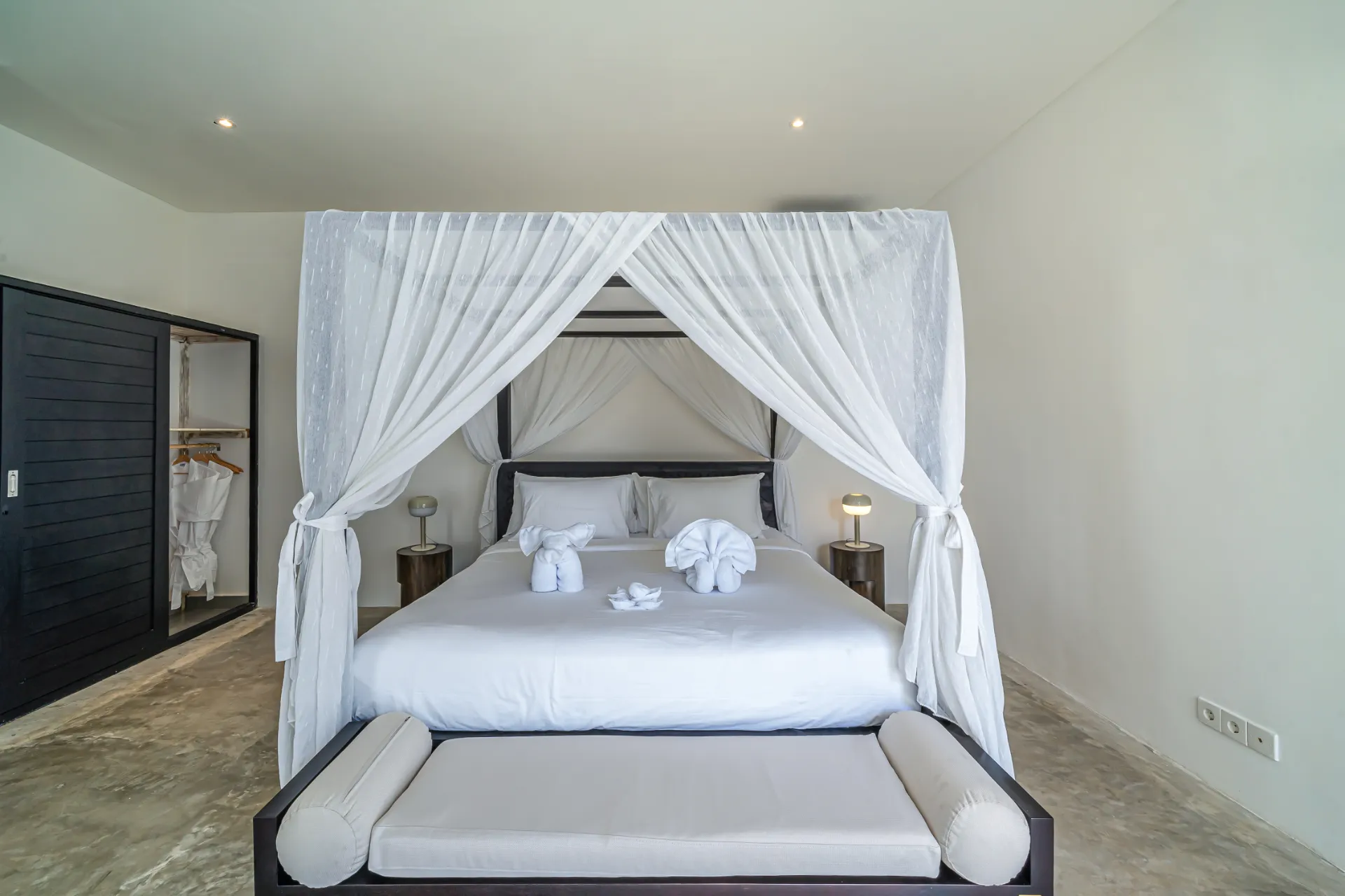 Villa Zenaya - Tropical 3BR Pool Villa - Steps to Golf & Surf — image 4