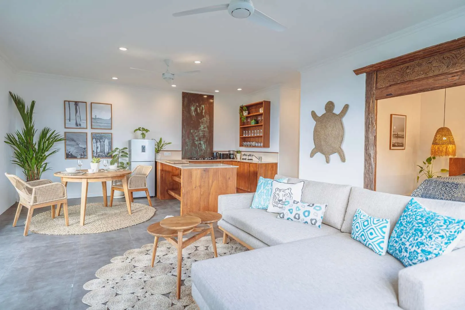 All Included - 1BR Oceanfront Apartment — image 2