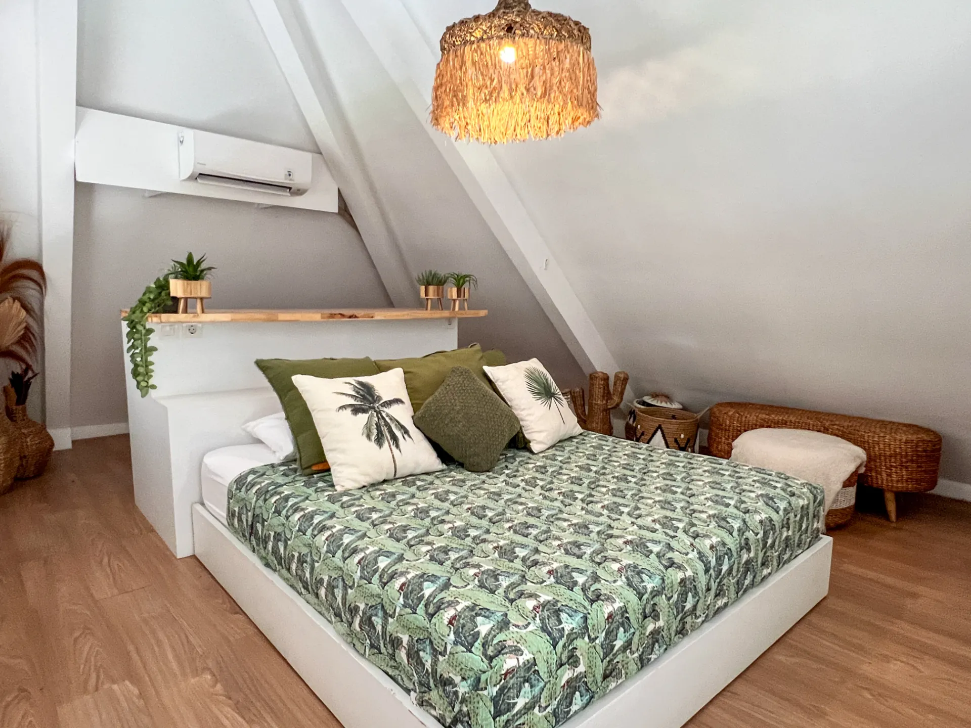 All Included - 2BR Apartment with 270 View — image 3