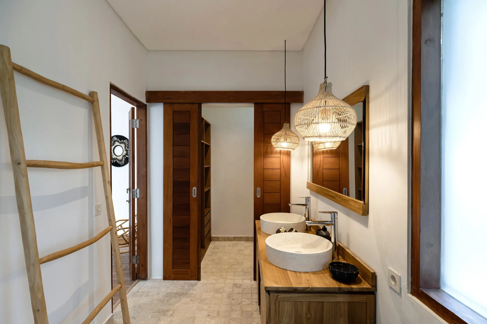Family 4BR Villa Ideal for Expat Living — image 3