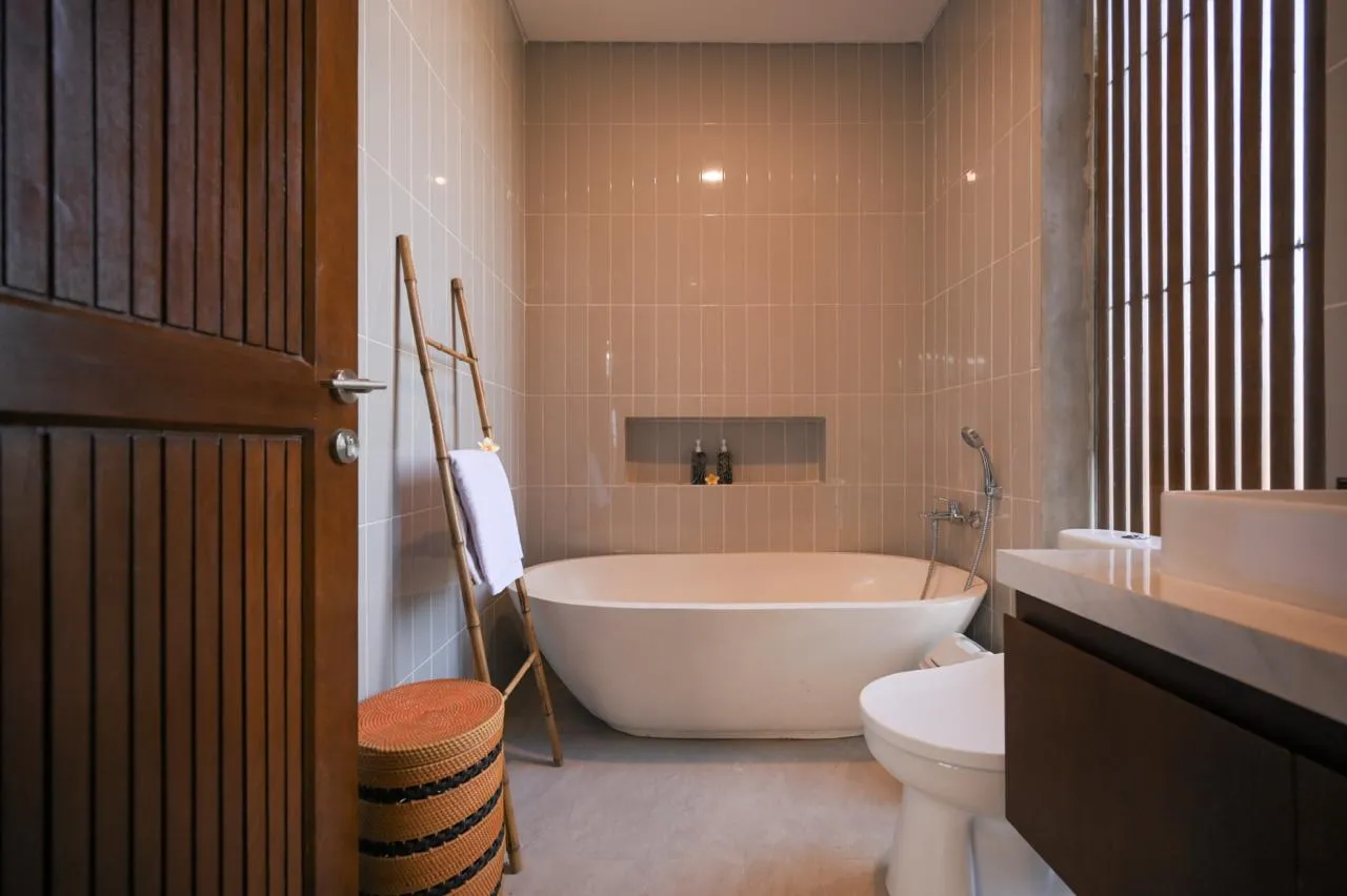 Villa Garyati - Modern 2-Bedroom Villa with Rice Field & Ocean View — image 2