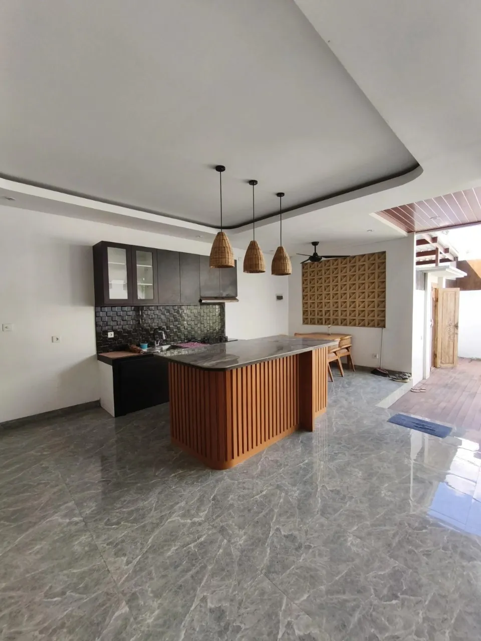 2 BR VILLA IN MUNGGU — image 3