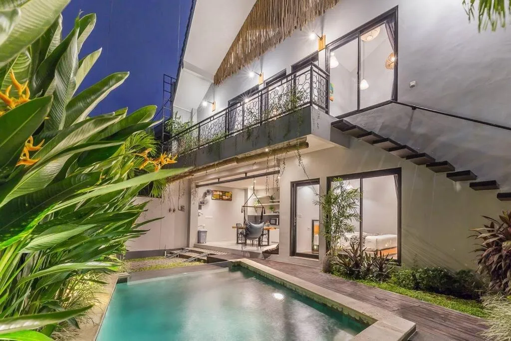 3 BR VILLA IN BERAWA CANGGU — image 1