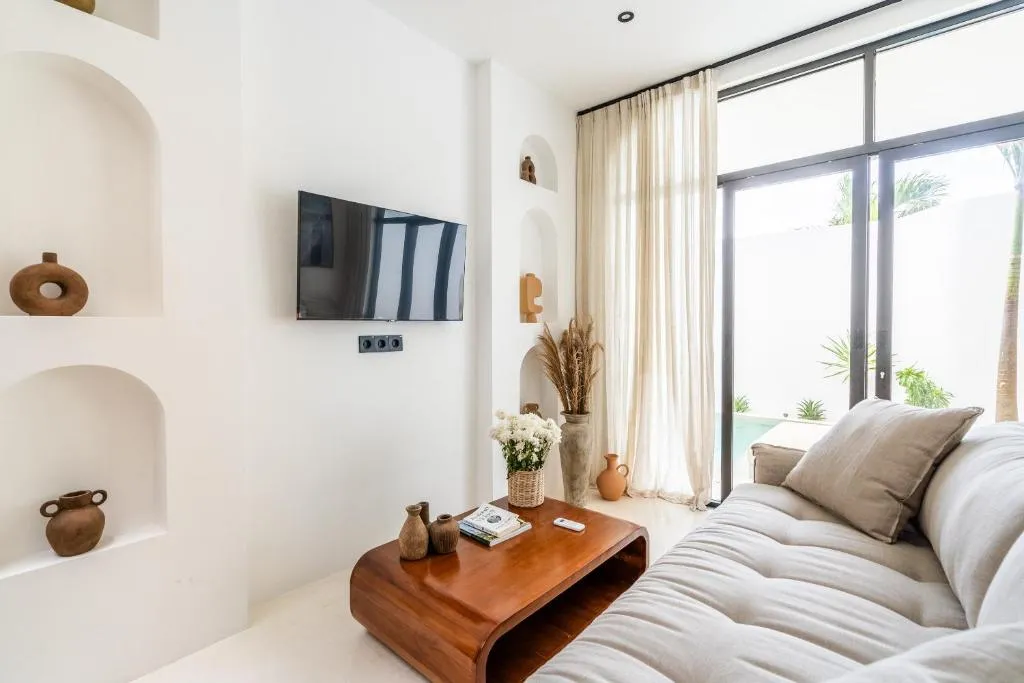 2 BR VILLA IN KEROBOKAN AREA — image 3