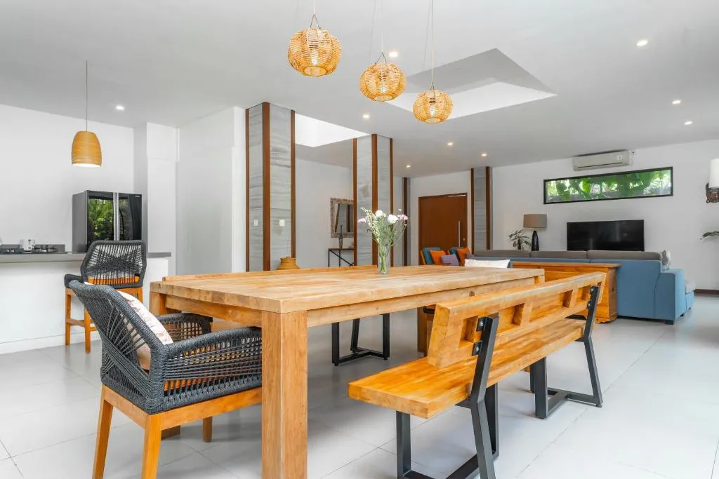 5-BR Premium Villa in Berawa Canggu — image 1