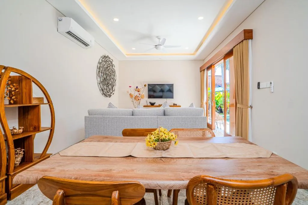 2 BR VILLA SESEH — image 4