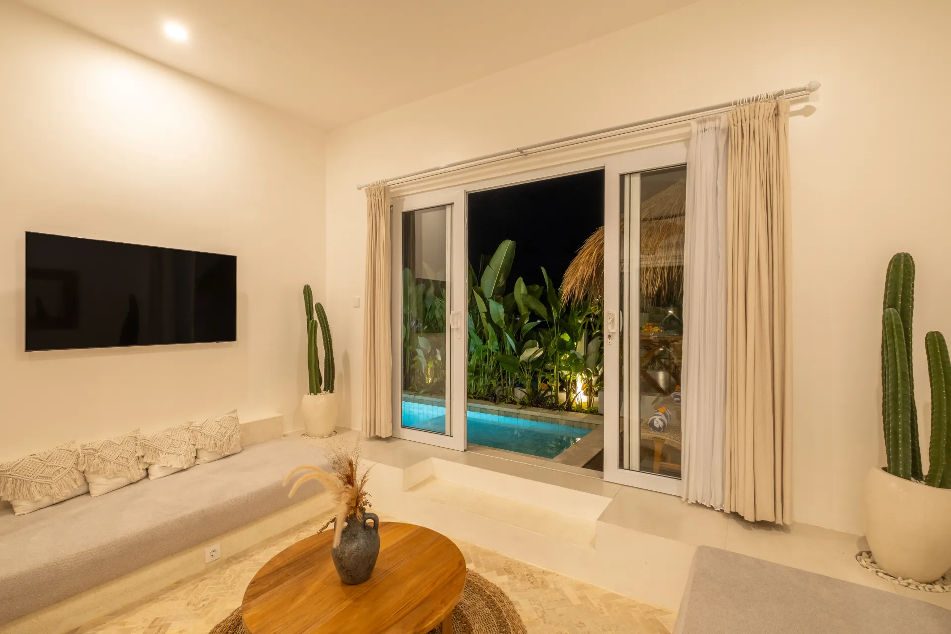 Villa Merlin - Peaceful 2BR Villa Steps from Omni Social Wellness Club — image 4