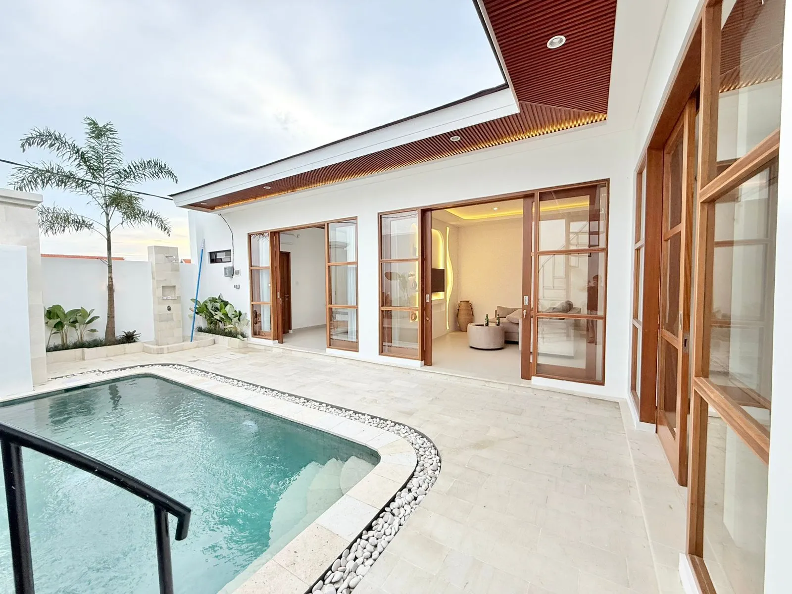 A BRAND NEW VILLA FOR YEARLY RENT IN PANTAI LIMA - PERERENAN — image 1