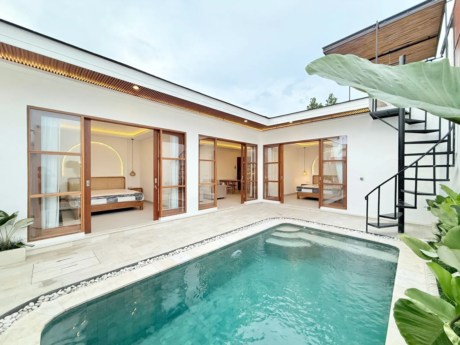 A BRAND NEW VILLA FOR YEARLY RENT IN PANTAI LIMA - PERERENAN — image 2