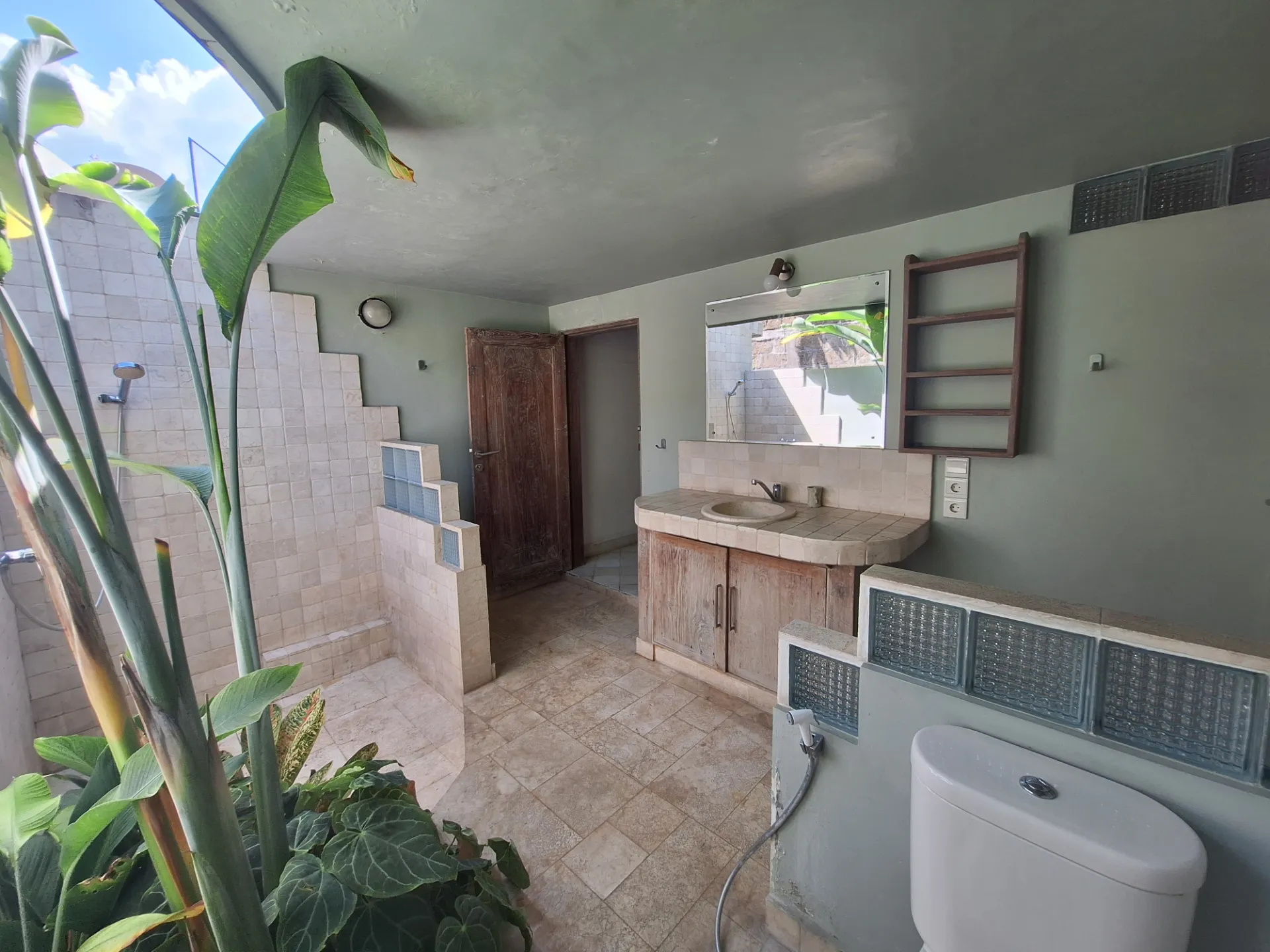 5BR VILLA FOR RENT AT KEROBOKAN - BALI — image 3