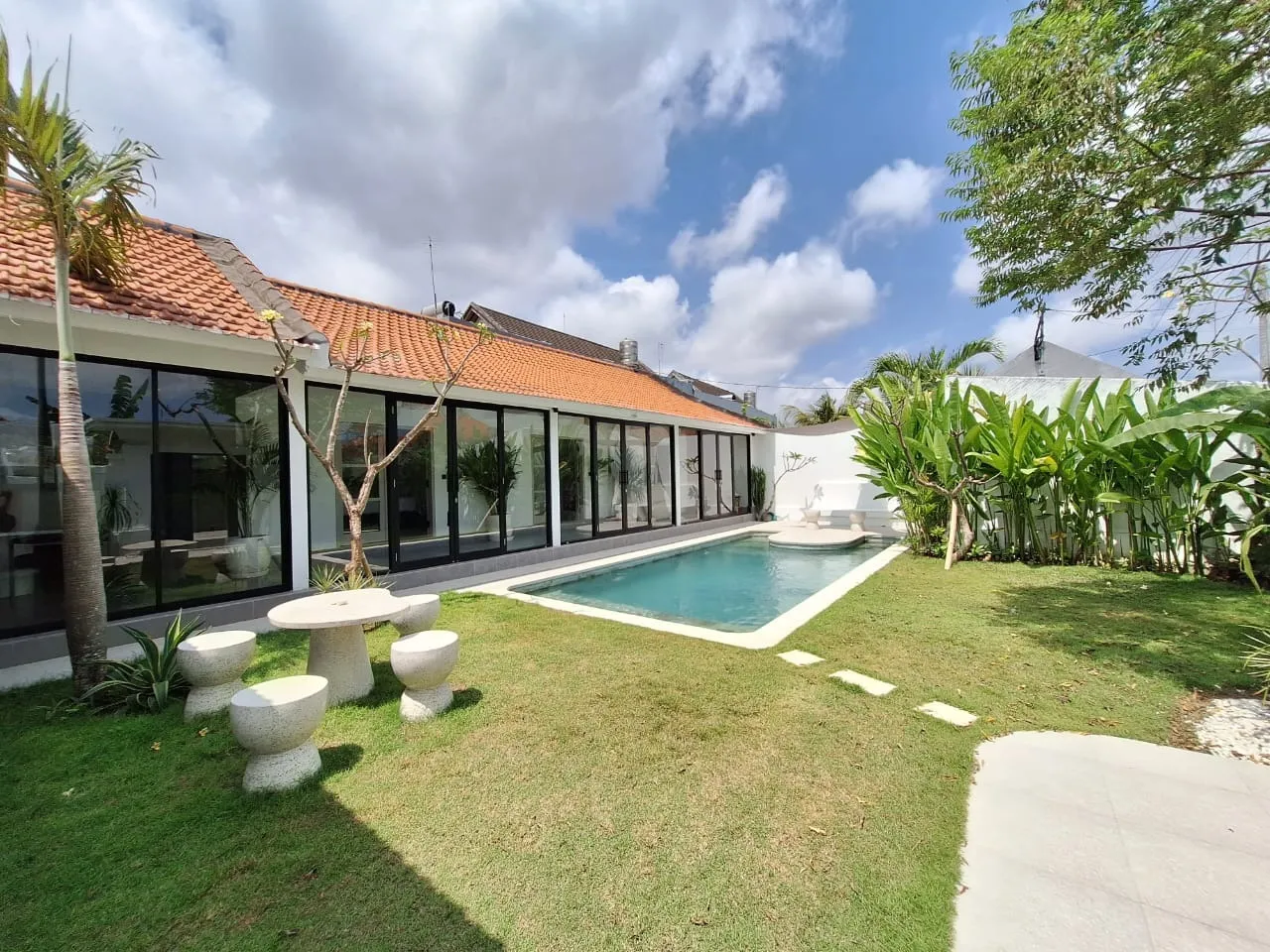 4BR VILLA FOR RENT AT KEROBOKAN | IT 624 — image 1