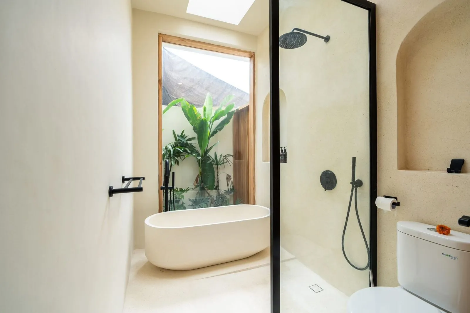 Villa For Rent 3 Bed In Tumbak BayuhBadung Bali FR-3846 — image 2