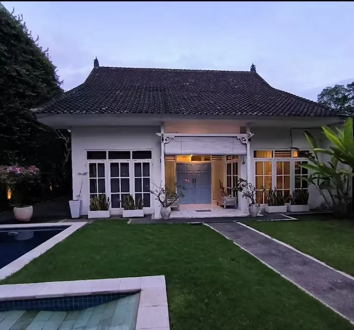 2 BR VILLA IN SANUR - BEACHSIDE